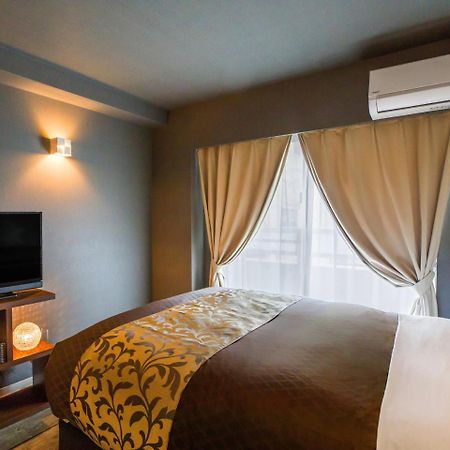 Mr. Kinjo In Gusuku Aparthotel Okinawa Luaran gambar