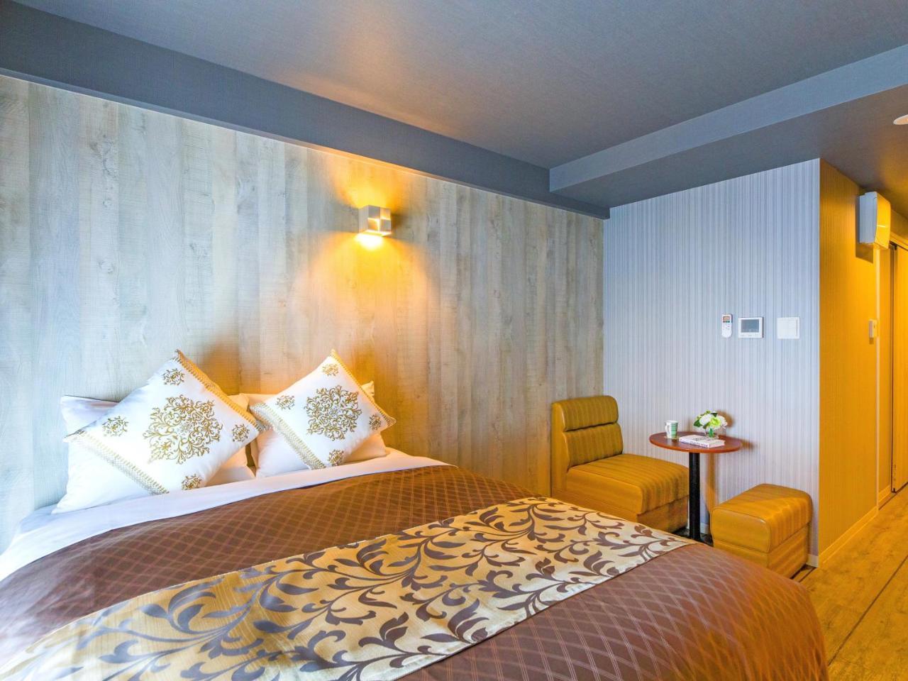 Mr. Kinjo In Gusuku Aparthotel Okinawa Luaran gambar